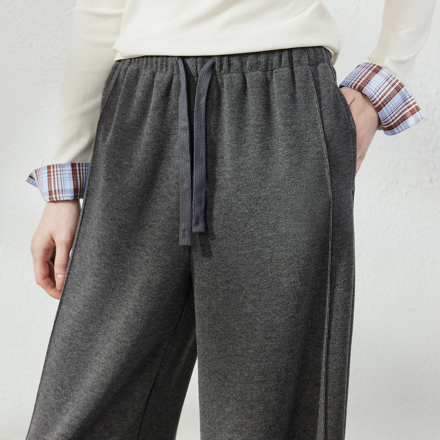 Thumbnail 4 - #39 Cheap Relaxed Fit Casual Pants Worth Buying