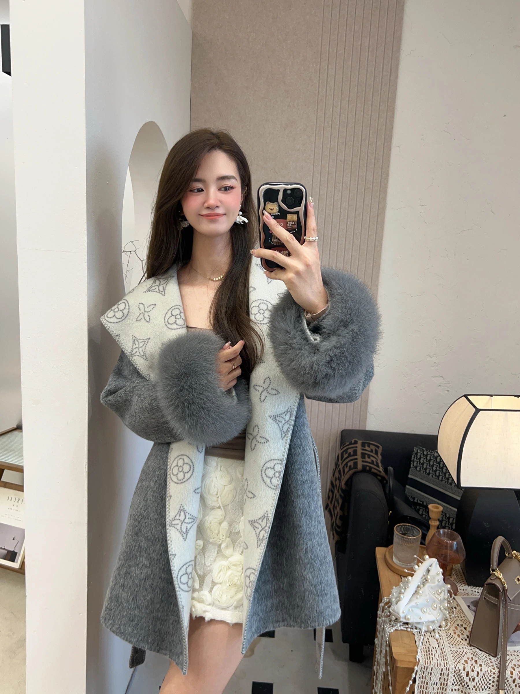 معطف صوفي جديد بغطاء للرأس مطبوع على الوجهين، معطف متوسط إلى طويل من فرو الثعلب للنساء