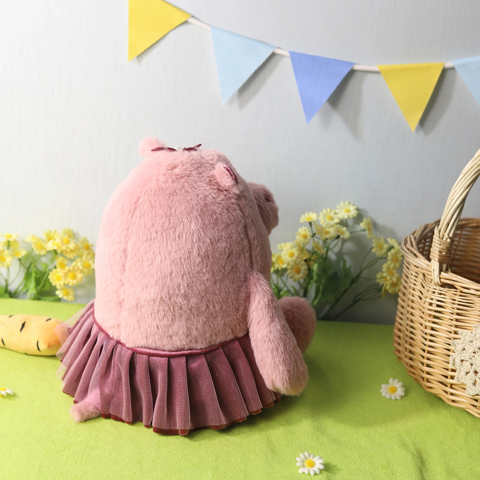 チュチュスカートを着たキュートなピンクのカバのぬいぐるみ、女の子の誕生日プレゼント、抱き枕、お部屋の飾りに