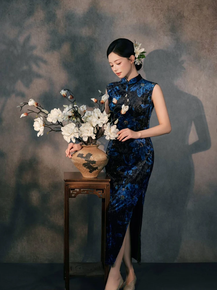 

2026 New Chinese Retro Velvet Portrait Artistic Photography Studio High-End Feelings Individual Fashionable Clothing