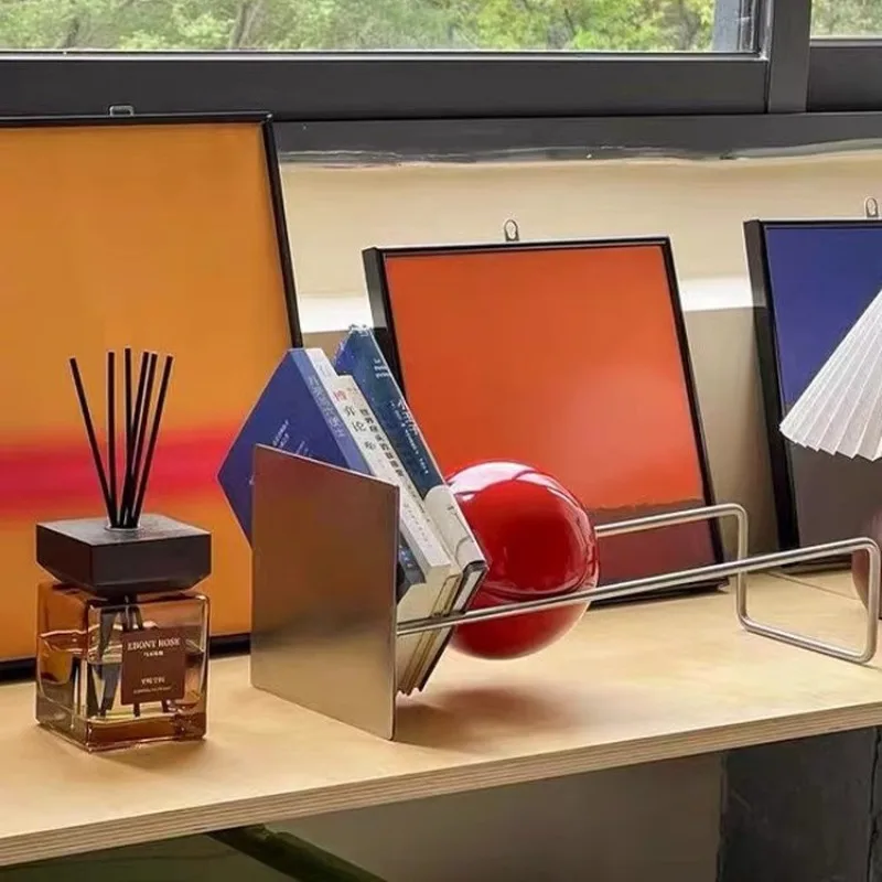 Stainless steel creative desktop slope bookshelf, newspaper shelf, storage rack, medieval Bauhaus decorative ornament