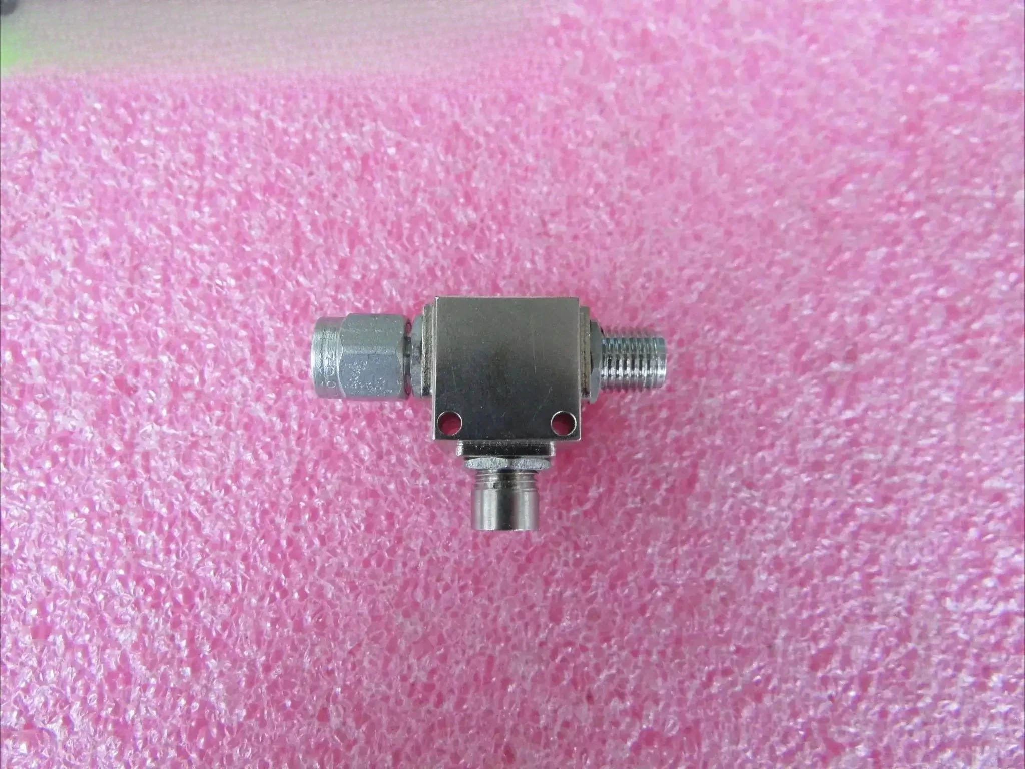 

TRAK imported 10-16GHz isolation 19dB 50W SMA RF RF microwave coaxial isolator