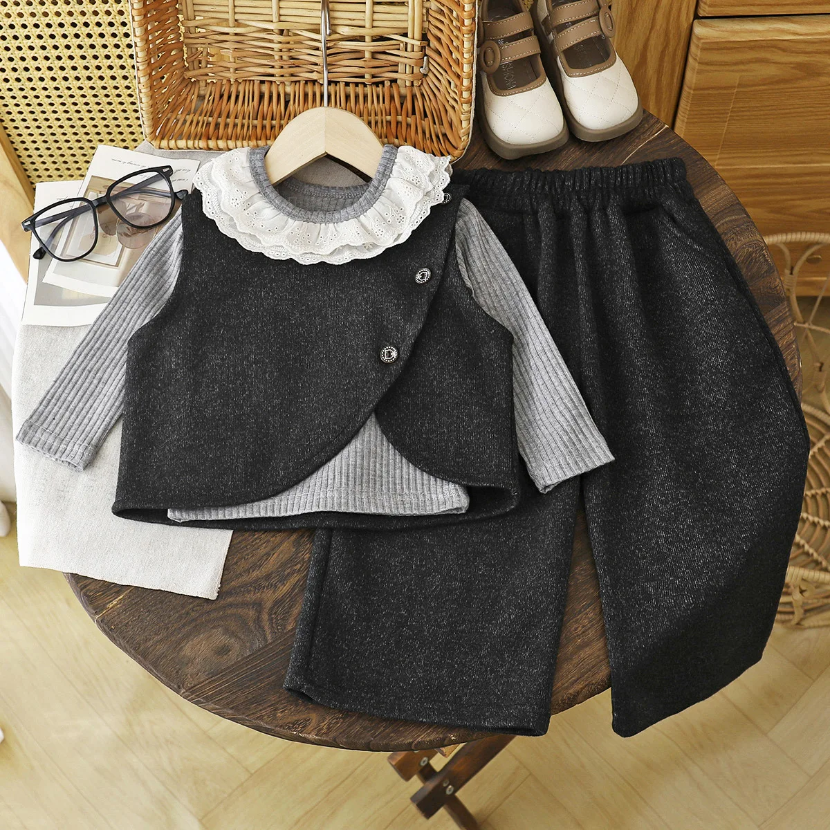 1-6 Jahre Herbst-Mädchenweste im Korea-Stil mit Rüschen und Spitze, O-Ausschnitt, Langarm-Oberteil, Weiche Elastische Taille, Kinderhose – Detail 13