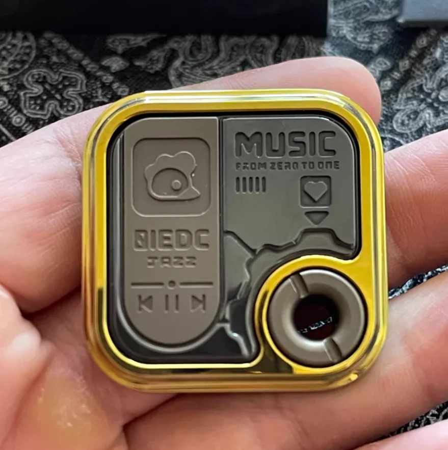 

Used EDC 01EDC Small Square CD Base Zirconium Gold fidget slider decompression toy
