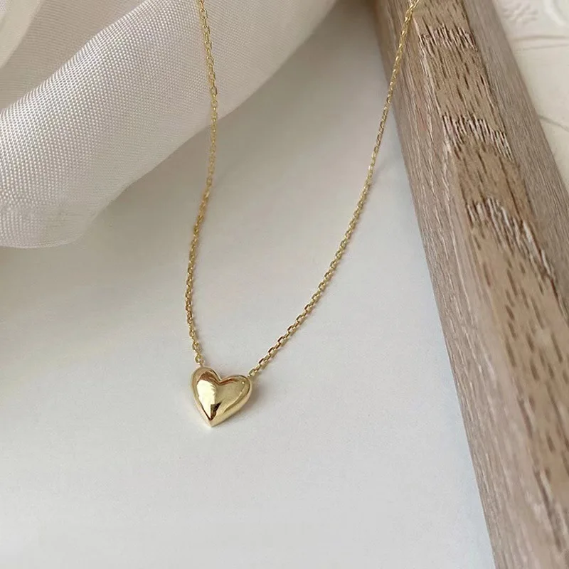 

S925 silver heart necklace, simple and fashionable clavicle necklace, perfect accessory for Valentine's Day and weddings