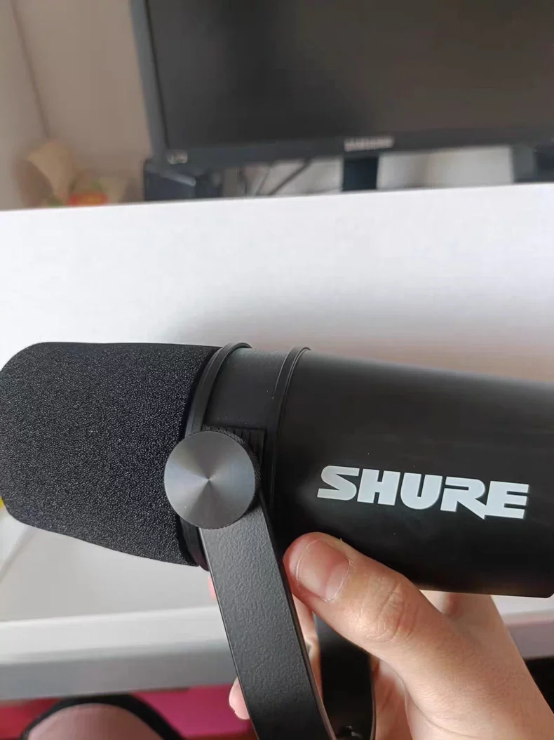 ميكروفون صوتي ديناميكي احترافي من Shure MV7X مع واجهة XLR لتسجيل البث المباشر Dubbing وبث الألعاب #2