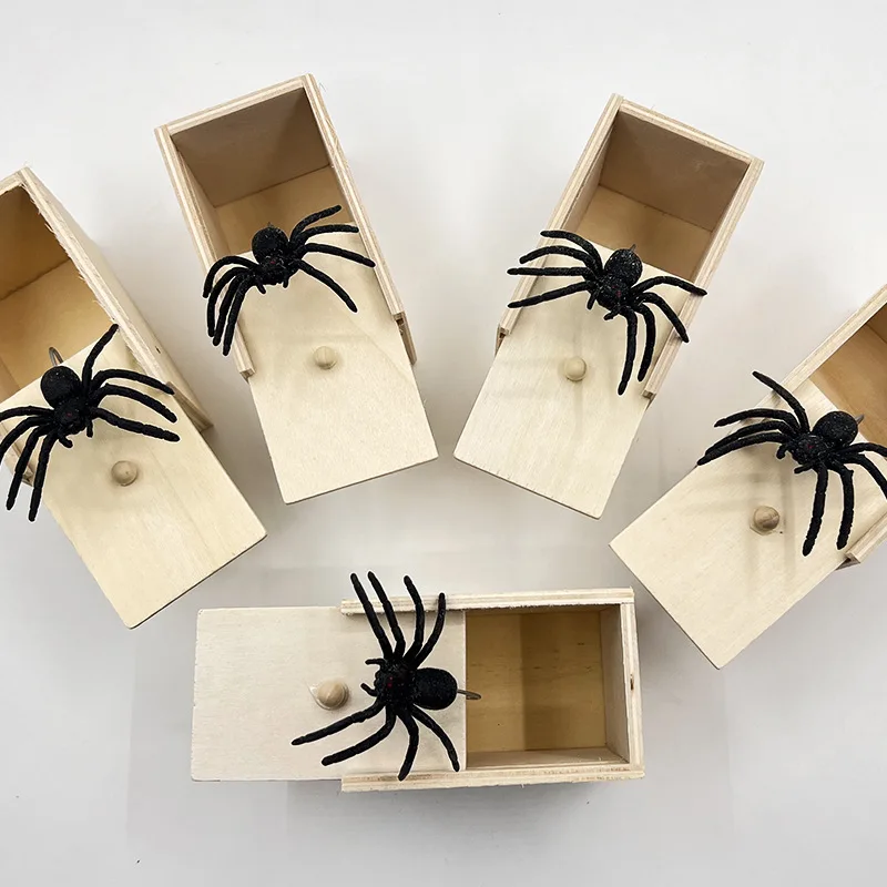 1pc-engracado-de-madeira-criativo-brincadeira-aranha-assustar-caixa-escondido-surpresa-presentes-brinquedo-para-o-miudo-adulto-natal-dia-das-bruxas-abril-tolos-brinquedos-engracados