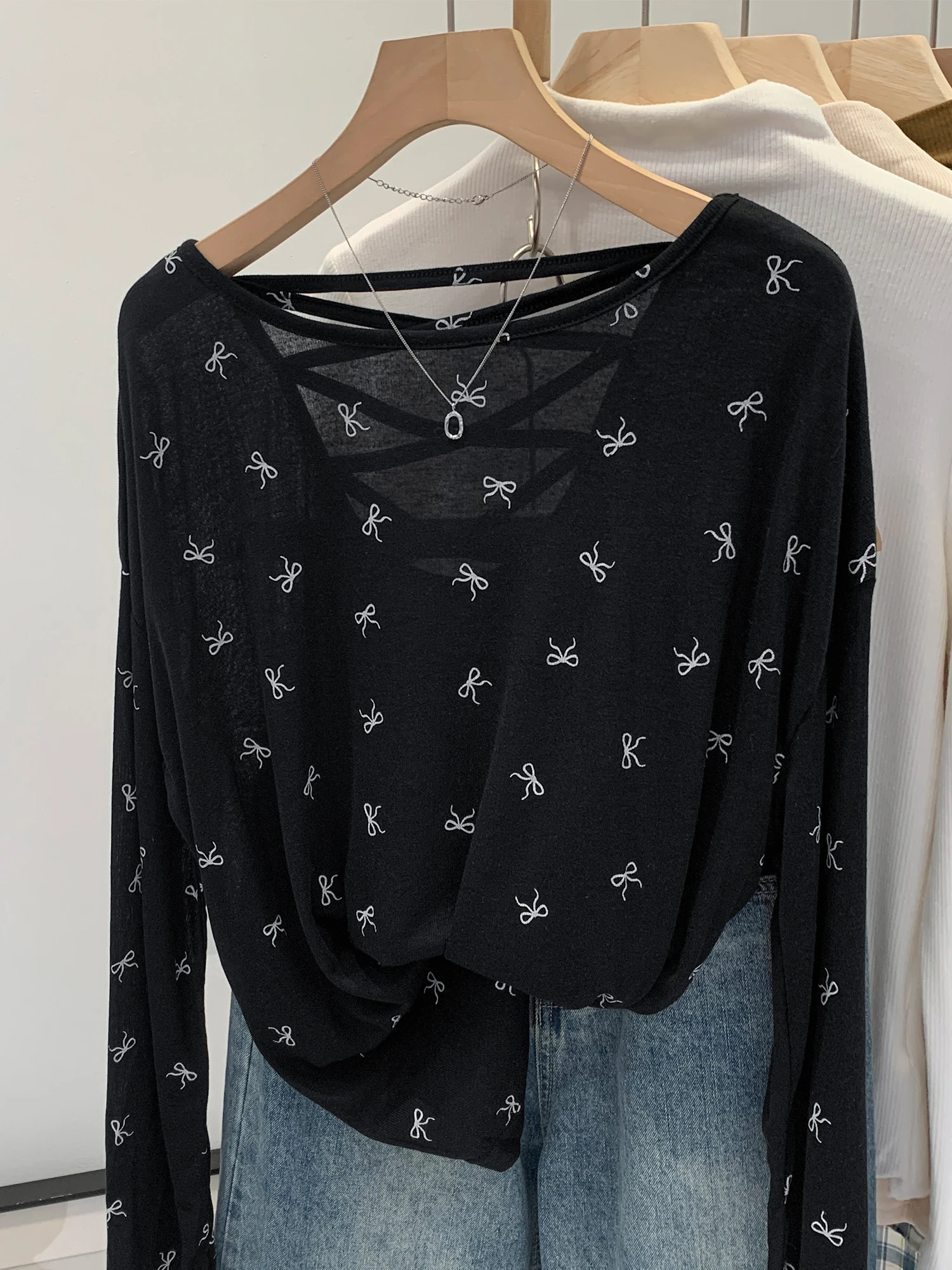 Unique Design Black Long Sleeve T-Shirt Women's Autumn New Thin Hollow out Back Sunshade Cover up Top  Knot Commute ...