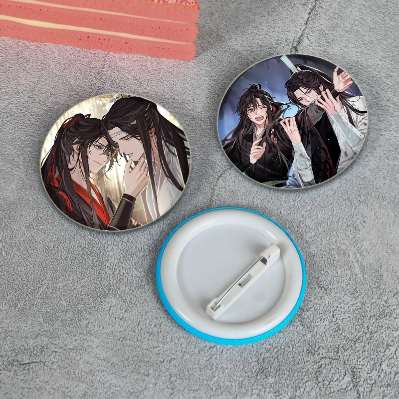 Anime Mo Dao Zu Shi HD Stampa Spilla Distintivo Figura di cartone animato Wei Wuxian Lan Zhan Spille con display rotondo Decorazione di gioielli Spilla