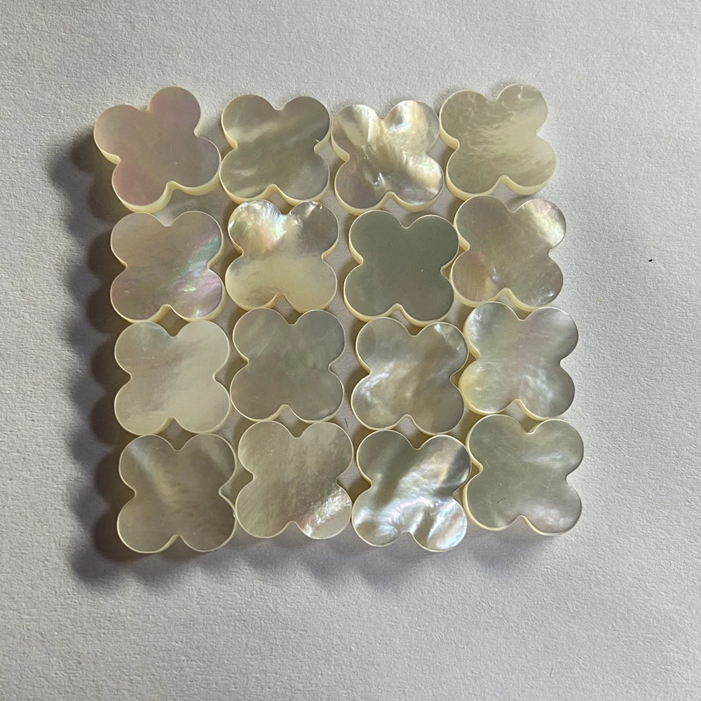 A Quality 8mm to 20mm Natural White Mother of Pearl Shell Four Leaf Clover Flower Gemstones