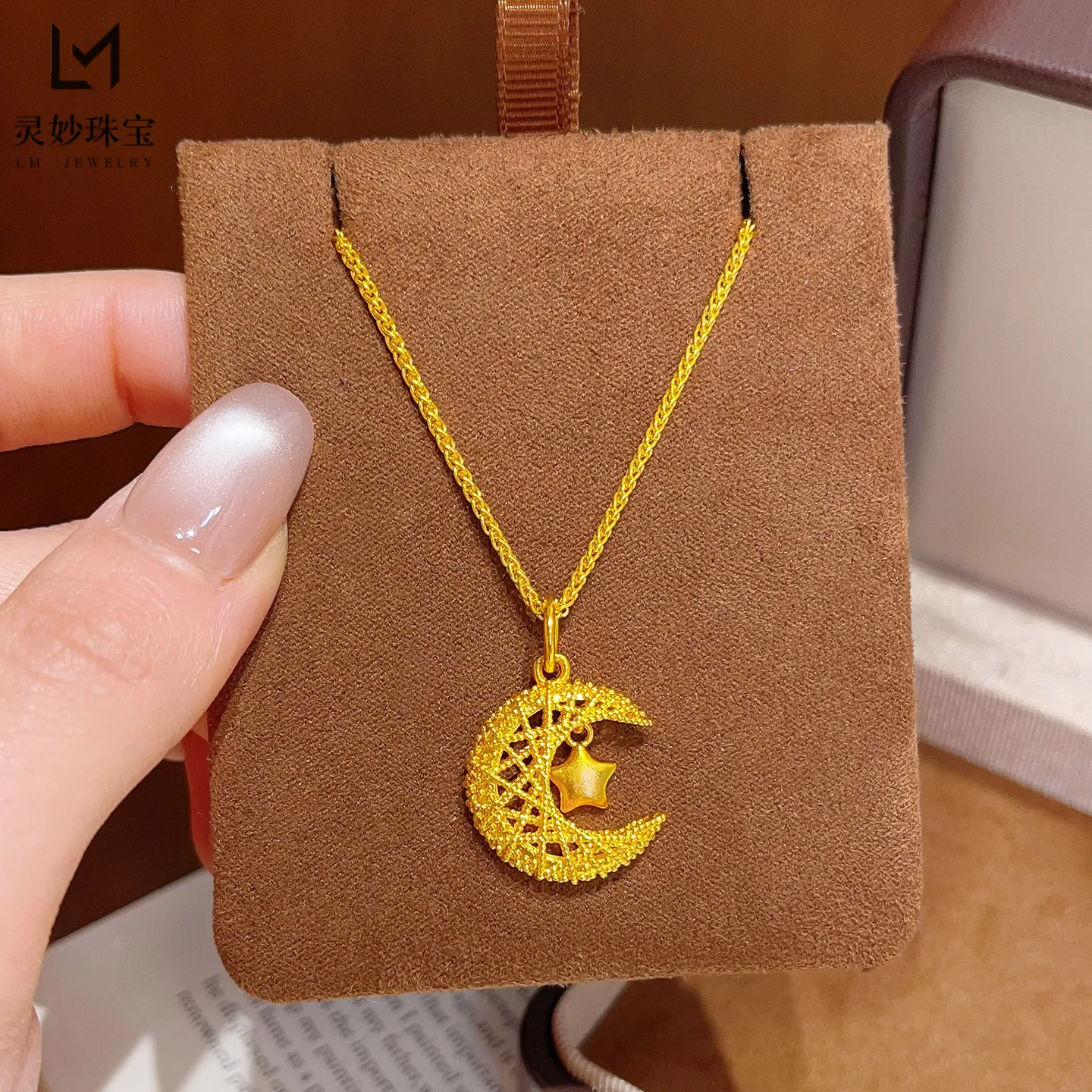 

Filigree Star Moon Dream Pendant Women's 24K Gold AU999 - Hollow filigree craftsmanship, dreamy aesthetic, for office days