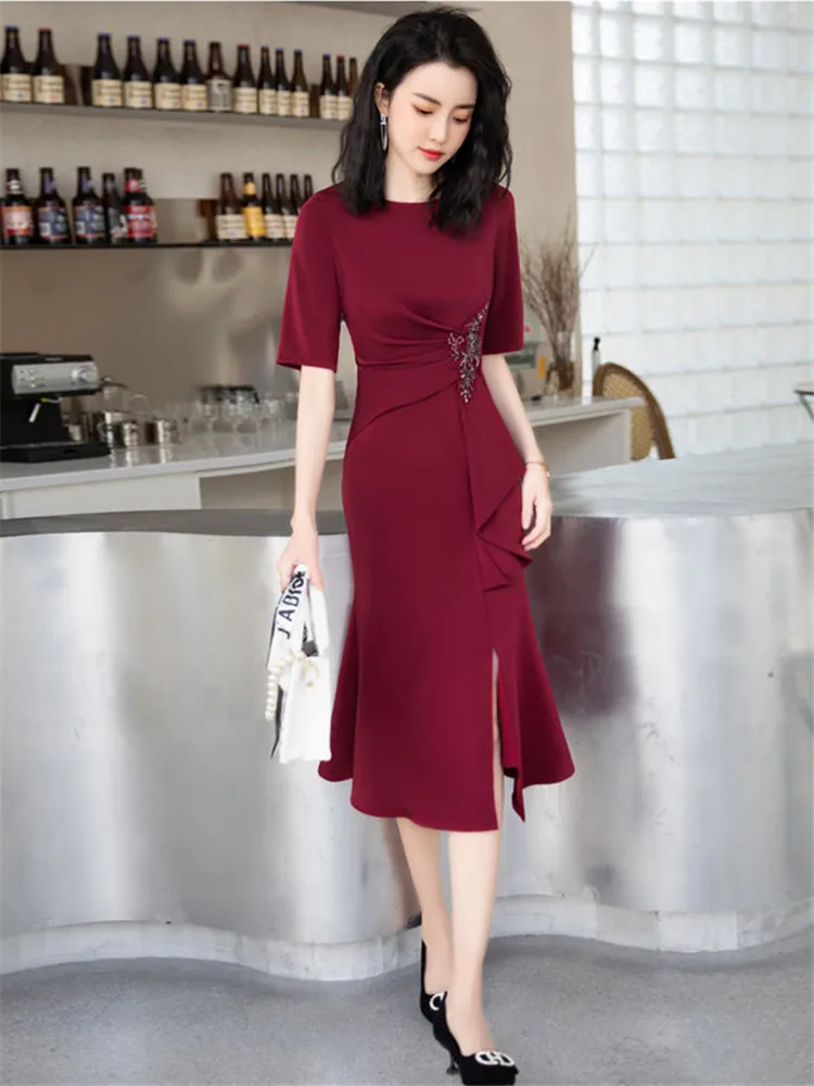 Burgundy Dress Women\'s Clothing Solid Color Beaded Round Neck Slim Mid-length Fishtail Skirt Fashion Evening Gown M117