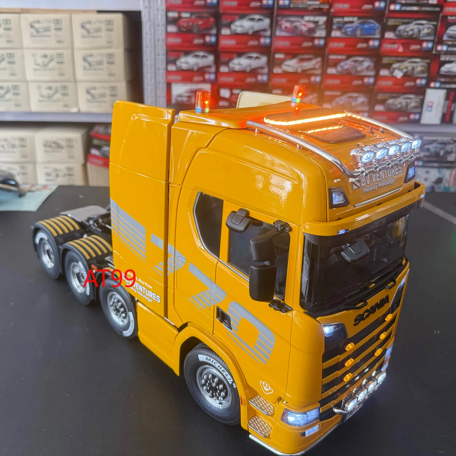 Tamiya 770S RC 트럭 1/14 8x4 원격 제어 트랙터 모델, 조명 및 사운드 시스템 소년을위한 원격 제어 자동차 장난감