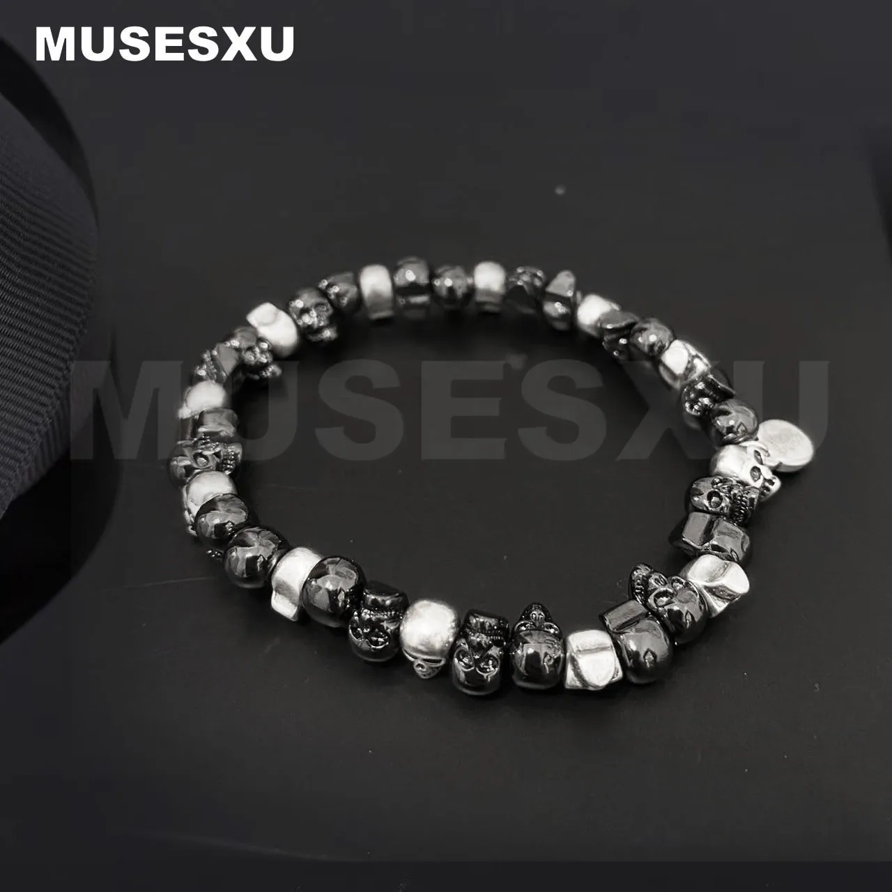 pulseira caveira preta e prateada para homens e mulheres frisada estilo hip hop joias e acessorios presentes de festa 01