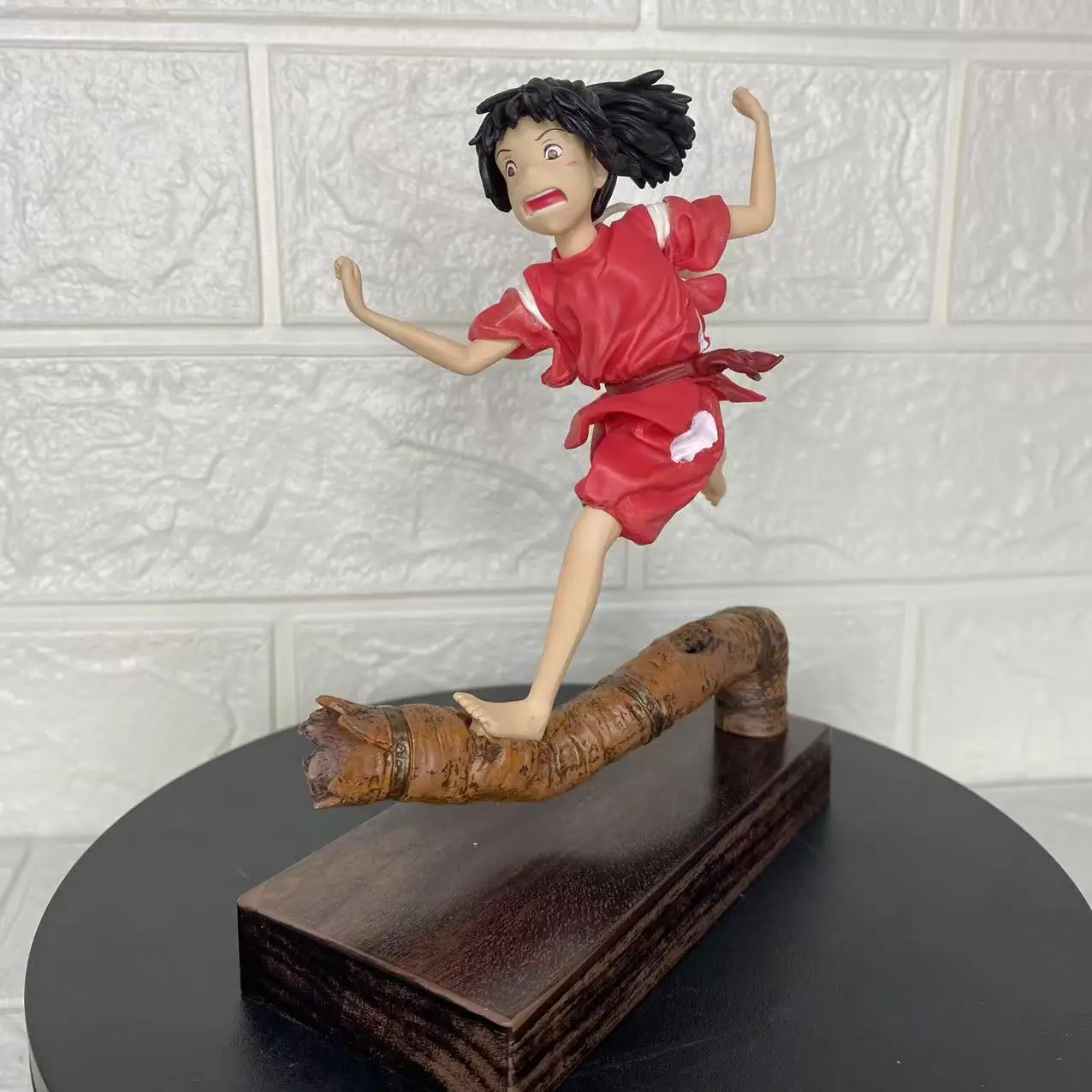 Ogino Chihiro รูปวิ่ง Ogino Chihiro ตัวเลข Action Figurine ตกแต่งโต๊ะตุ๊กตารูปปั้นคอลเลกชันของเล่นเด็กของขวัญ