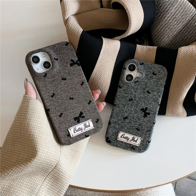 

Retro Brown Gray Bow Apple Phone Case SuitableiPhone17/16/15PROSimple All-Inclusive14/13P