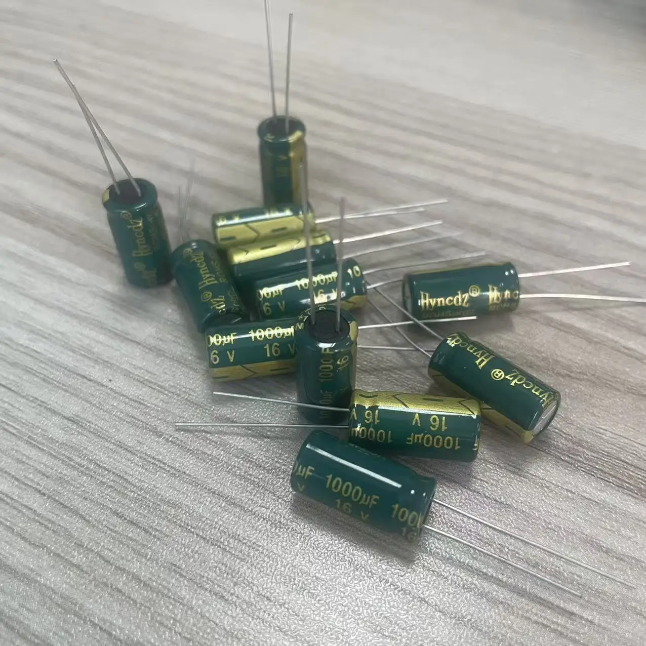 10pcs/lot 16V 1000UF Low ESR high frequency aluminum electrolytic capacitor size 8mm*16mm 1000UF 16V 20%