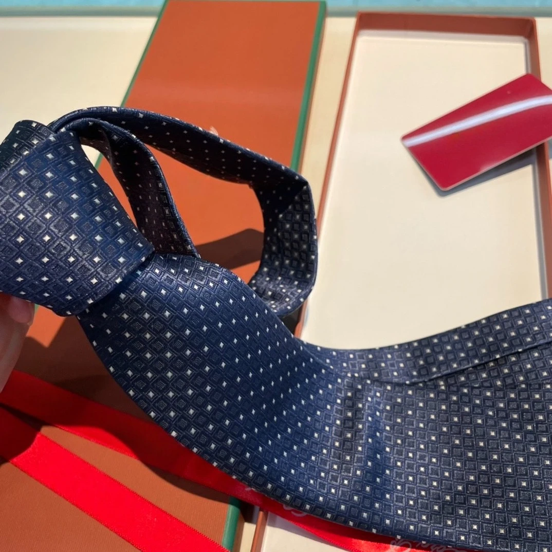 High-end New Business Tie Bow Tie Scarf for Men and Women High-end Casual Business Formal Shirt Suit Accessories Luxury Gift