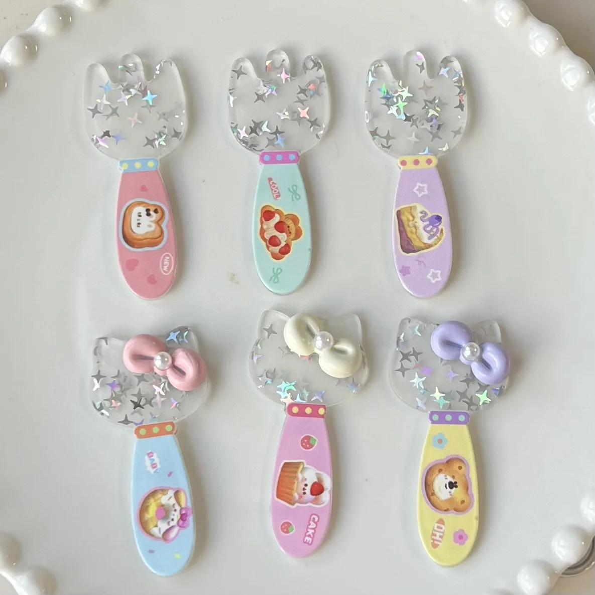 2szt miniso kitty spoon series cartoon akrylowe kaboszony flatback diy materiały rzemieślnicze tworzenia biżuterii charms