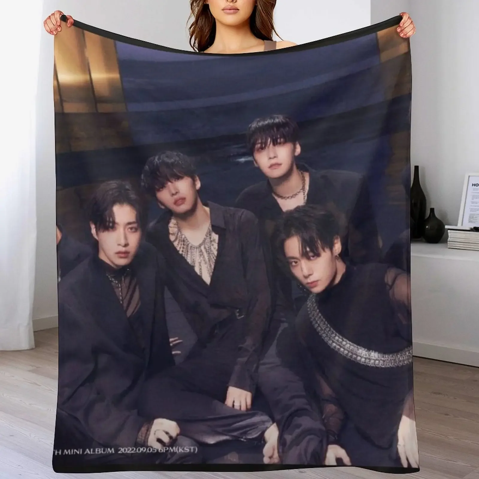 

Oneus malus same scent kpop boy band group korean Ravn, Seoho, Leedo, Keonhee, Hwanwoong, Xion Throw Blanket
