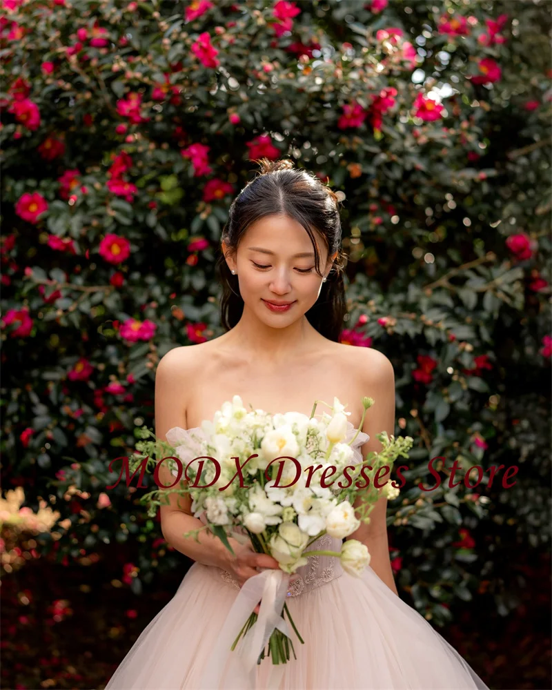 MODX プリンセスソフトチュール A ラインのウェディングドレス写真撮影ストラップレスフロアレングスブライダルドレスコルセットバック 웨딩드레스カスタマイズ
