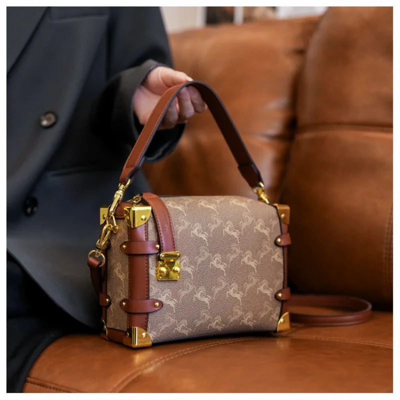 

Chic Women's Shoulder Bag Made Of Pine Marten-Print Leather Boasting High-End Austria Trendy Lasting Lightweight Look