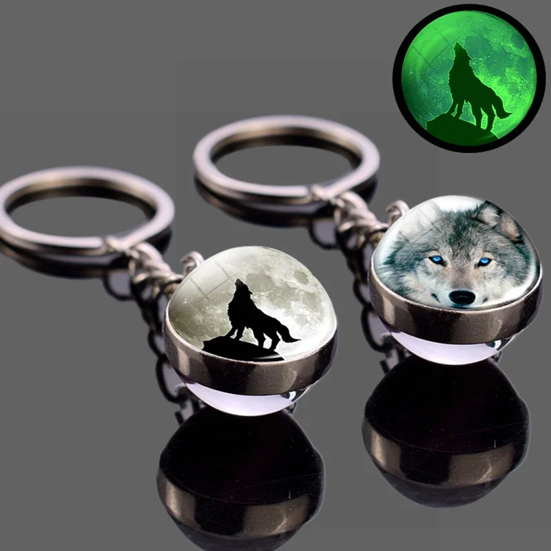 Glowing Wolf and Moon Keychain Luminous Glass Ball Pendant Crystal Ball Jewelry Glow in The Dark Wolf Head Animal Key Chain Gift