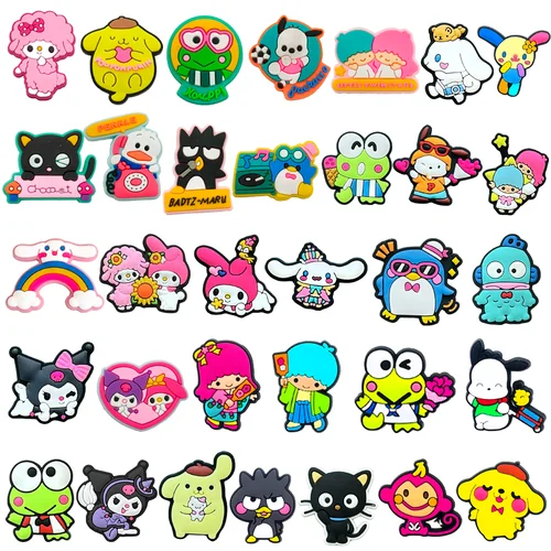 33 dijes de zapatos de la serie Sanrio de dibujos animados diferentes, accesorios para sandalias, alfileres, decorar regalos para niñas y niños