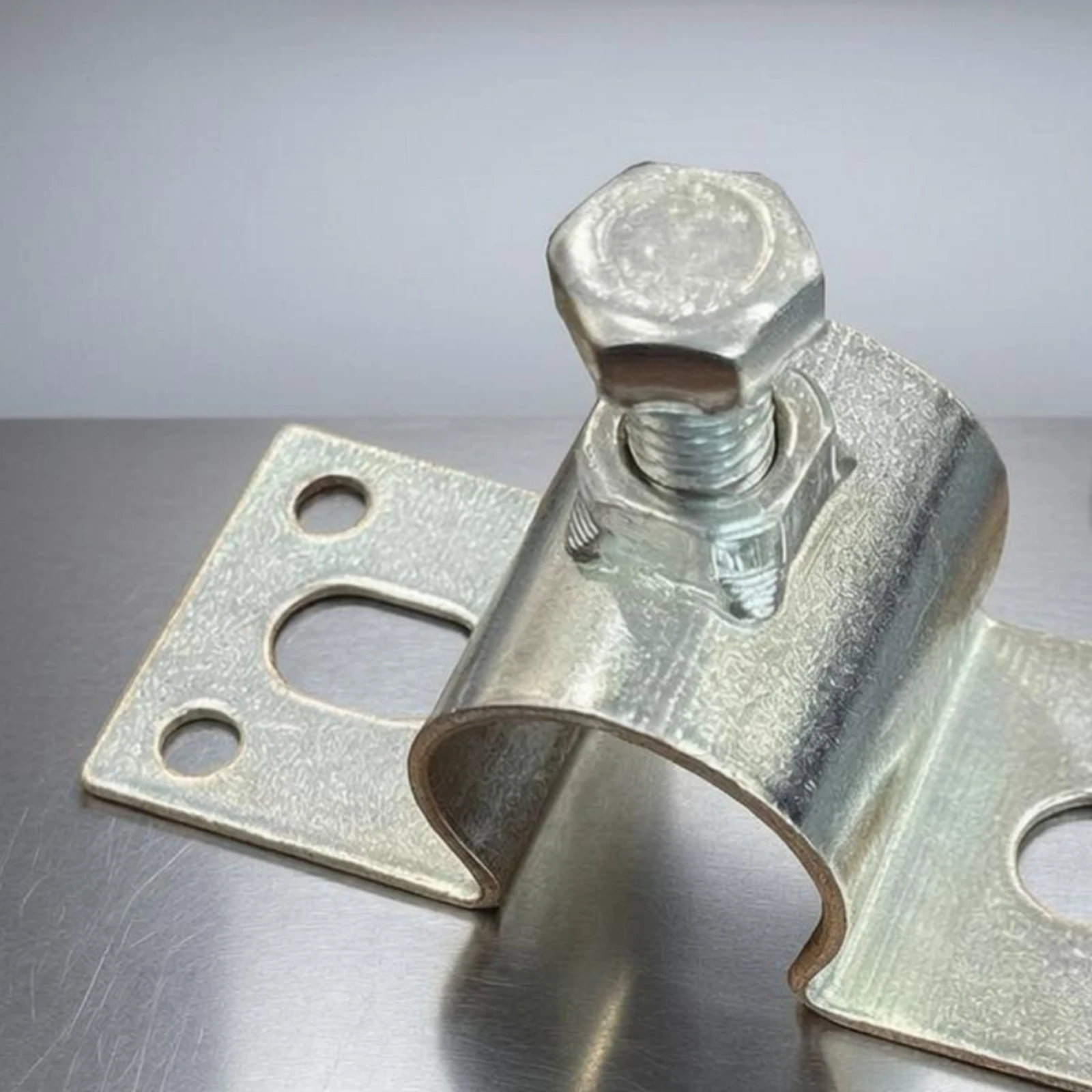

U-Shaped Clip Bracket Threaded Fastener Metal Mounting Clip U Clamp Bracket Rust-Resistant Hardware Easy to Install