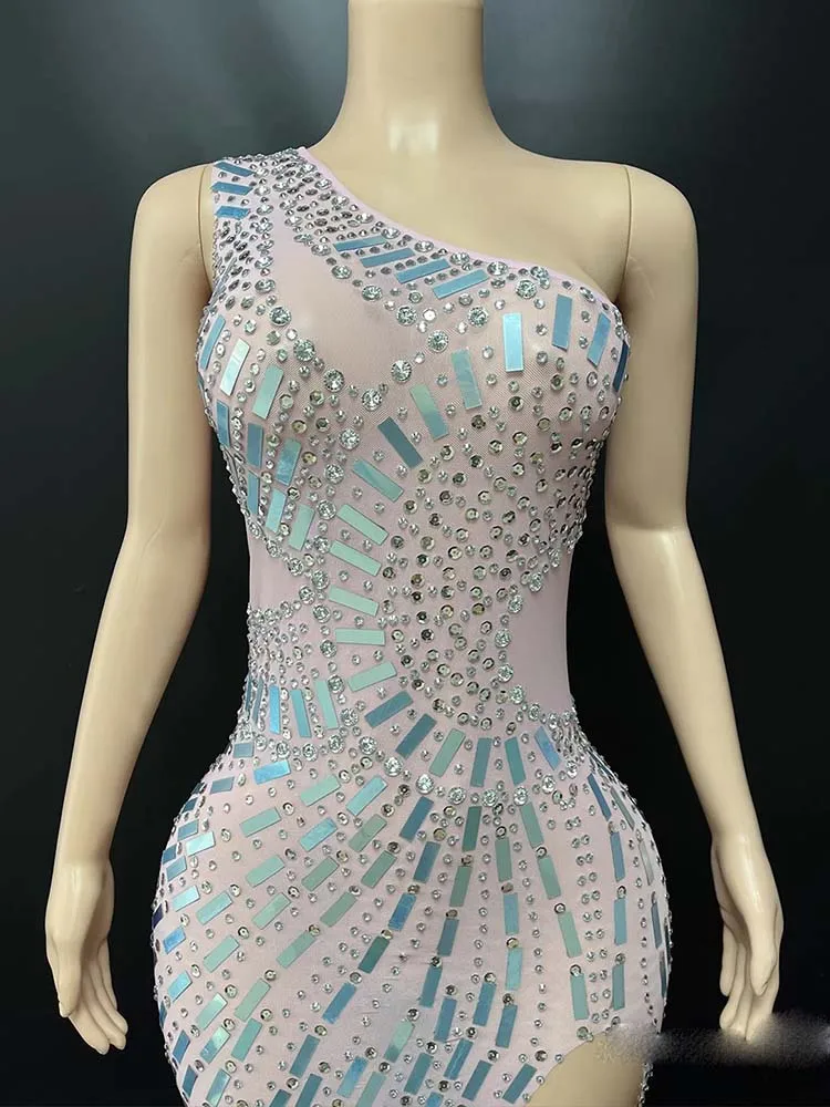 Robe à paillettes avec strass, haute qualité, Sexy, épaules inclinées, fente élastique, nouvelle mode, vêtements personnalisés pour femmes, 2025