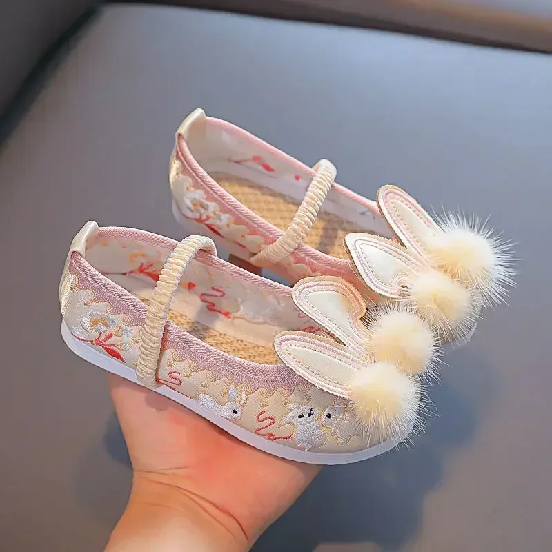 Chinese Style Rabbit Embroidered Shoes Bunny Ears Decoration Girls Old Beijing Cloth Shoes Children's Cospaly Princess Shoes