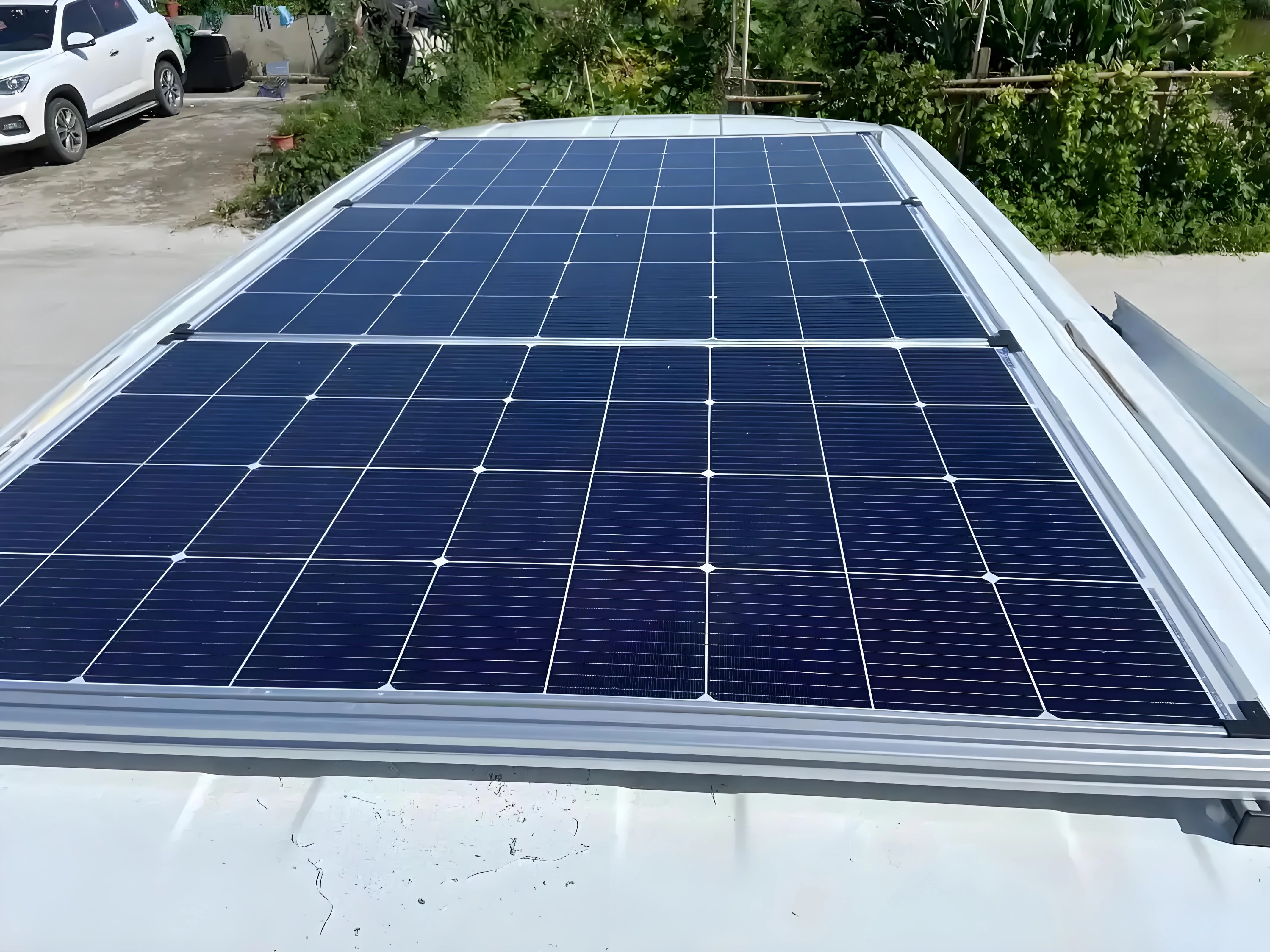 Retractable Weatherproof Patio Enclosure with Solar Cell Panels Solar Powered Contemporary Container House Expandable Design