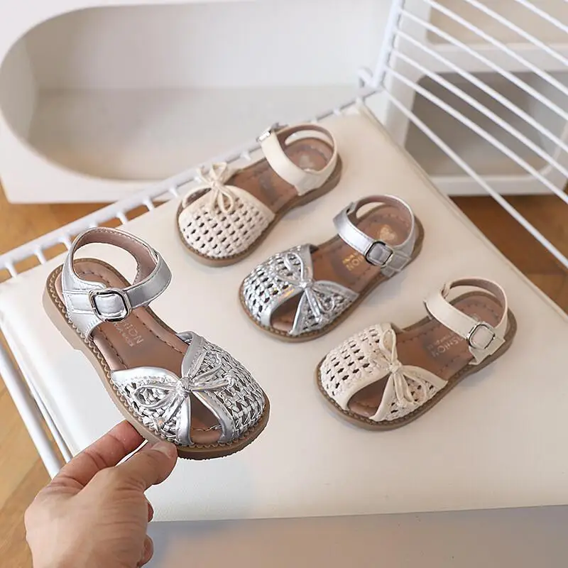 

Детские повседневные туфли Kawaii: Новые летние сандалии для девочек из плетеной сетки, модные, дышащие, в стиле принцессы, коллекция 2026 года, хит продаж