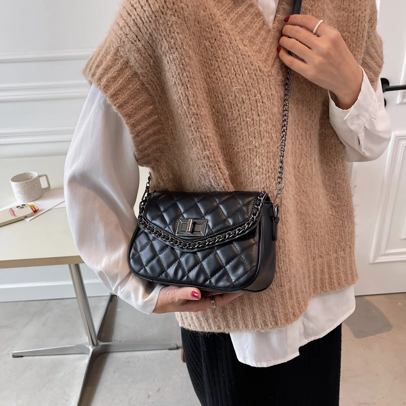 

Unique Minimalist Crossbody Tote Bag Stylish Vintage Leather For Fashionable Women With Letter Logo Design