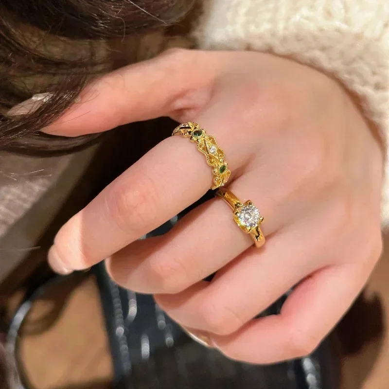 คลาสสิกสไตล์ศาลลูกไม้ Rhombus Hollow OUT แหวนเพชรสีเขียวหรูหราและแหวนวินเทจสําหรับเครื่องประดับ PARTY PARTY ของขวัญ