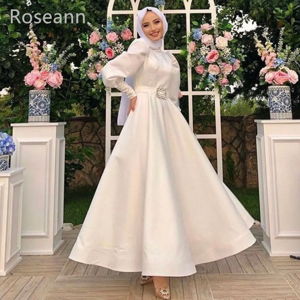 Muslim Ivory High Collar Wedding Dresses 2023 New Design Belt Satin Brideing Gown Full Floor Length Brush Train robe de mariée