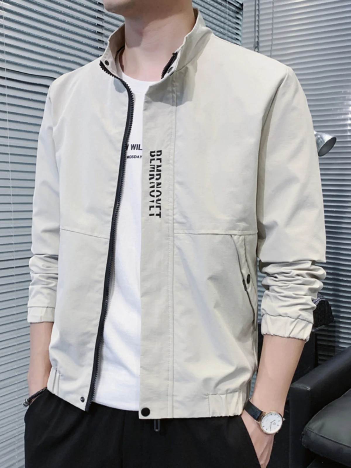 

Мужская повседневная куртка с воротником, весна-осень, приталенный крой, молодежный городской стиль, из полиэстера, ветрозащитная, на молнии