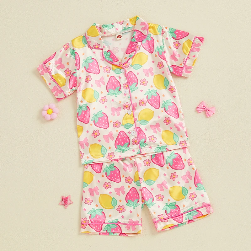 طقم بيجامات صيفي للفتيات الصغيرات مع فيونكة وطبعة فواكه وأكمام قصيرة وأزرار سفلية مع شورت ملابس نوم من الساتان