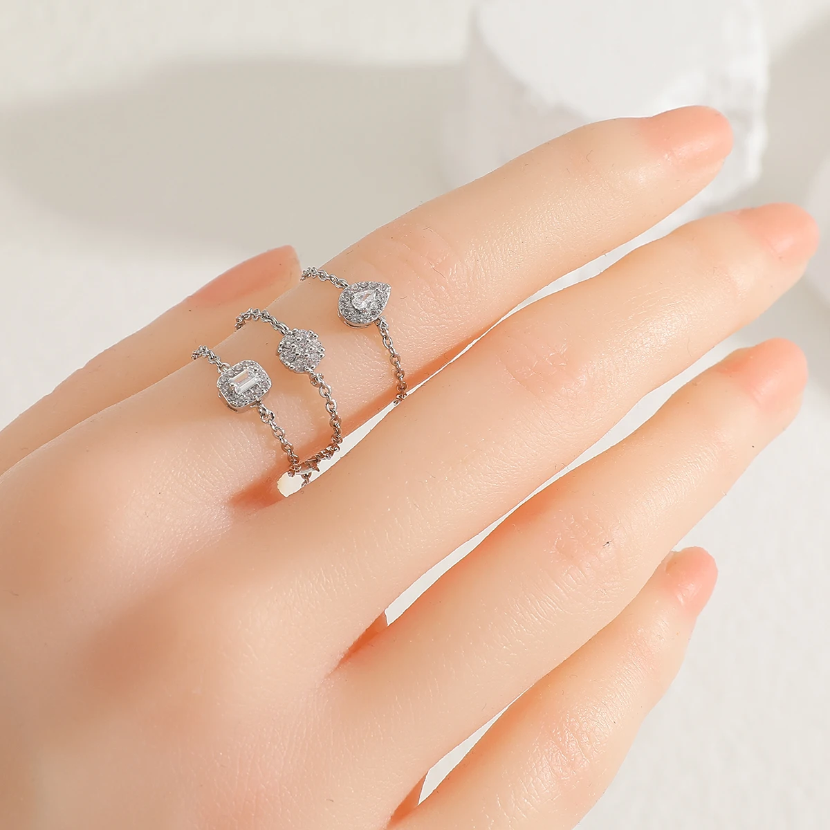 Newest Fashion Jewelry Rings Hot Selling Metal Zircon Adjustable Chain Design Women Finger Ring for Girl Lady Party Wedding Gift