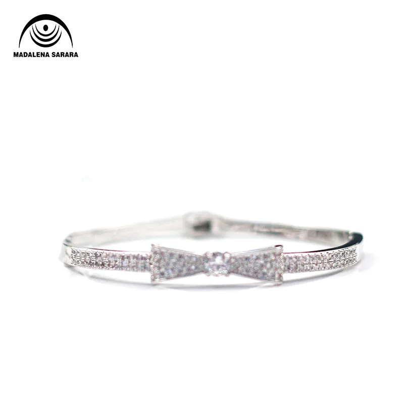 MADALENA SARARA Cubic Zirconia Pave Setting Brazalete para niña con nudo y personalidad de diseño coreano