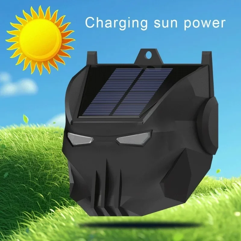 Solar Animal Repeller LED Red Blinking Light Outdoor Waterproof Pest Control for Birds Dogs Foxes Coop Garden Farm Protection