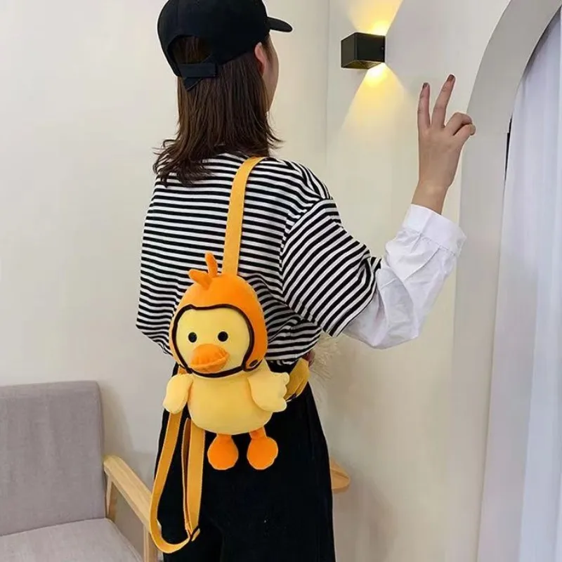 30cm kleine gelbe Ente Plüsch Rucksack Kawaii Tier Ente mit Helm Stofftier niedlichen weichen Schult asche Jungen Mädchen Geschenke