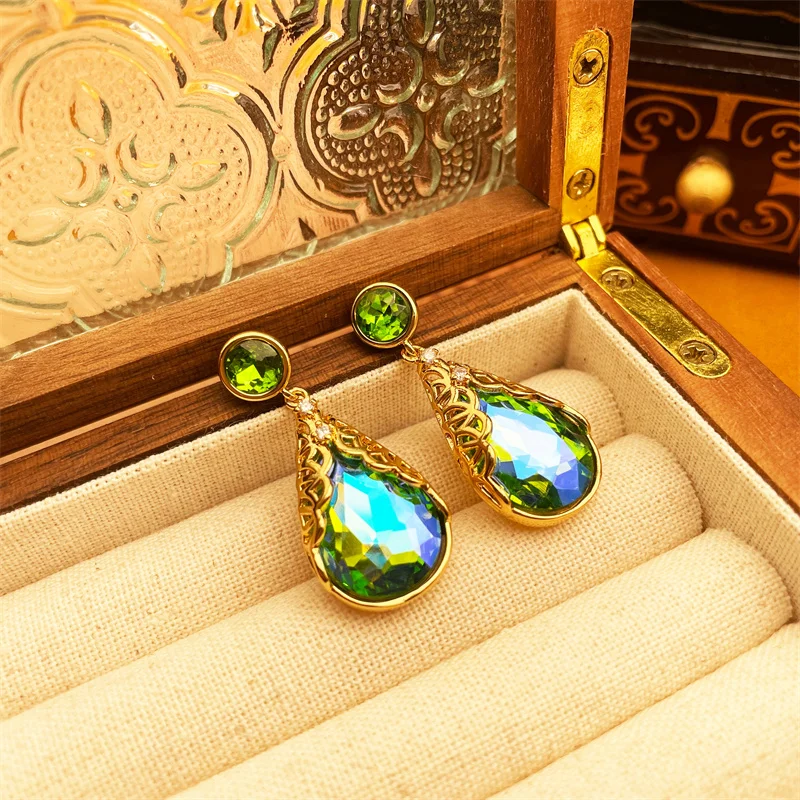 European And American Retro Inlaid Crystal Glass Hollow Out Drop Earrings For Women Elegant Fashion Earrings Jewelry Wholesale