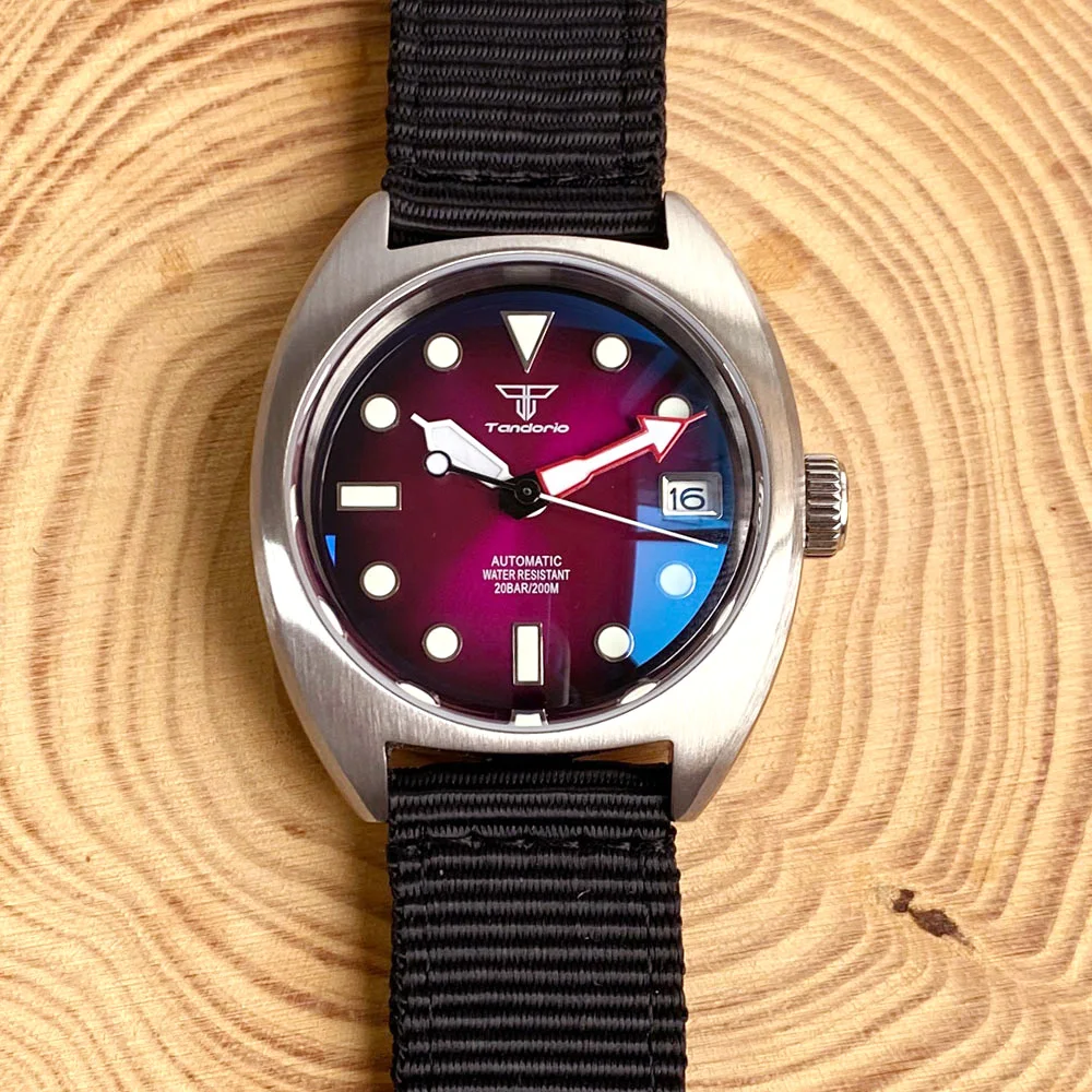 

Мужские дайверские часы TANDORIO 200M водонепроницаемые, с механизмом NH35A, 36 мм, с сапфировым стеклом AR, светящимся циферблатом Sunburst Purple Red, а также женские часы