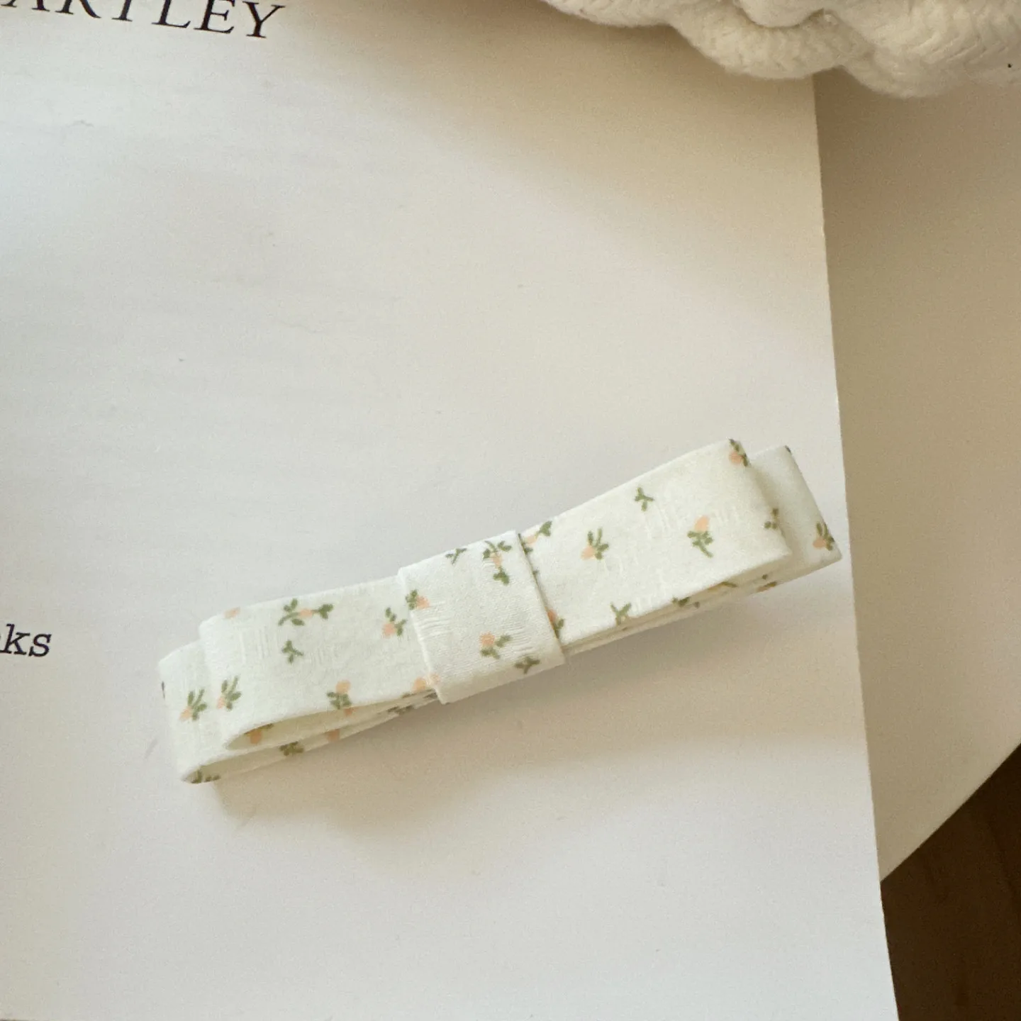 

Cute Fabric Hair Clip with Bow and Floral for Forehead Bangs Side Clips Tender Korean Style Lightweight Daily Wear