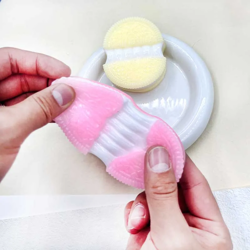 Creative Lassi Oreo Cookies Pinch Squeeze Toys Simulation Sandwich Cookies Pinch Soft Adult Children Decompression Vent Toys