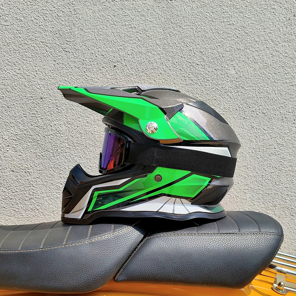 Professional Racing Motocross Helmet Off Road Helmet Motorcycle Off-Road Cartoon Childrenr ATV Motorcycle MTB Helmet DOT ECE