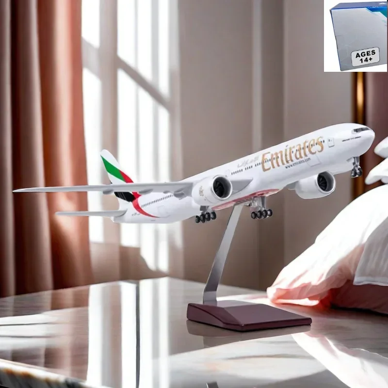 

47CM 1/157 Scale 777 B777 Aircraft UAE Airlines Model W Light and Wheel Landing Gear Plastic Resin Plane Model Toy Home Decor