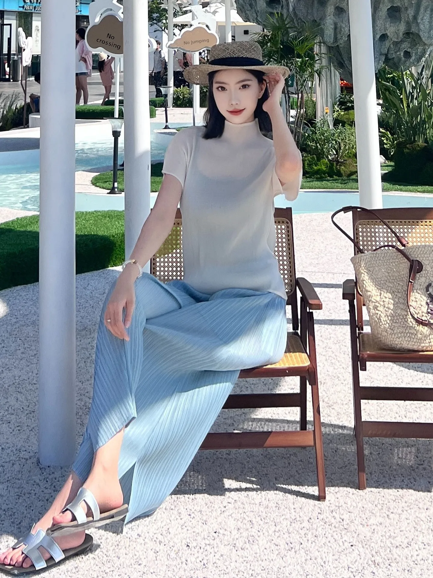 

Three Houses Summer Lightweight Half High Collar Casual Pants Crepe Set Non-Repeating Style Polyester Short Sleeve round Neck