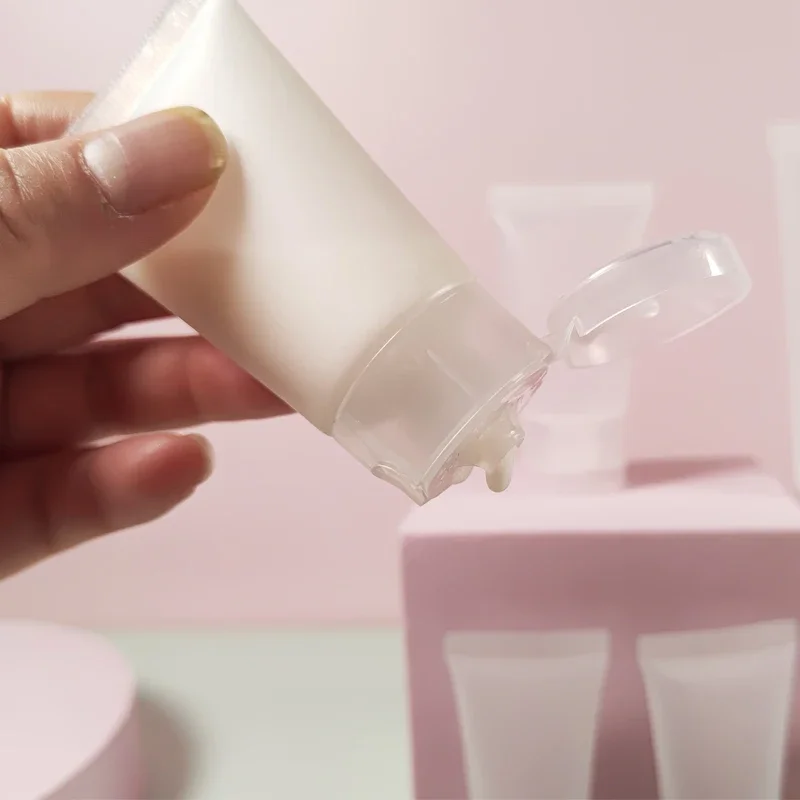 100 pçs vazio translúcido plástico loção cosmética tubos macios shampoo limpador facial garrafas recipientes de amostra de maquiagem com tampas flip